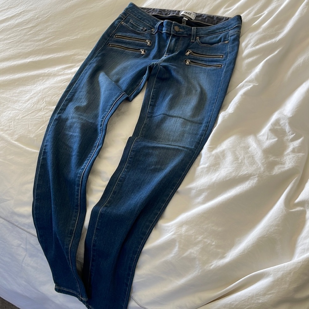 Ultra-flattering low-rise Paige denim jean